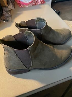 dark olive green suede ankle boots - size 9
